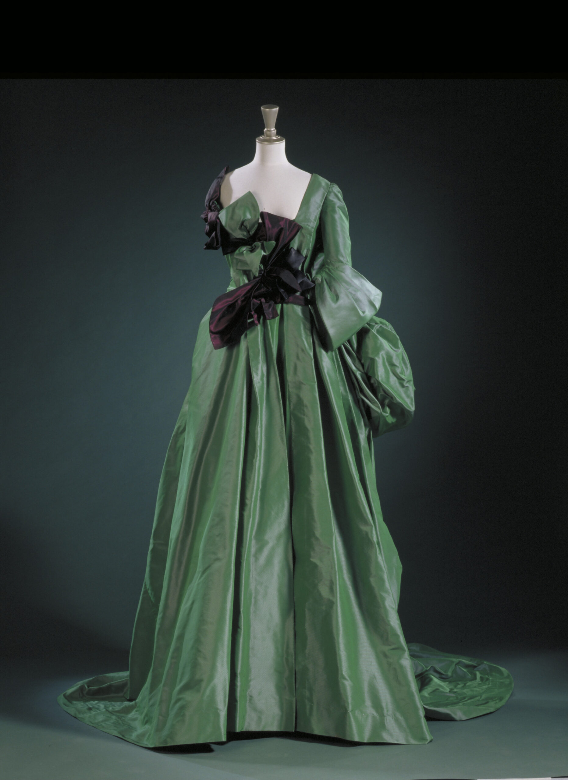 Vestido de noche Watteau de Vivienne Westwood, 1996.